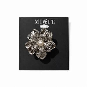 MIXIT Silver Floral Statement Ring w/ Pearl Center | Stretch Band